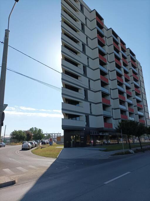 Rebreanu Residence Lux Apartmen 蒂米什瓦拉 外观 照片